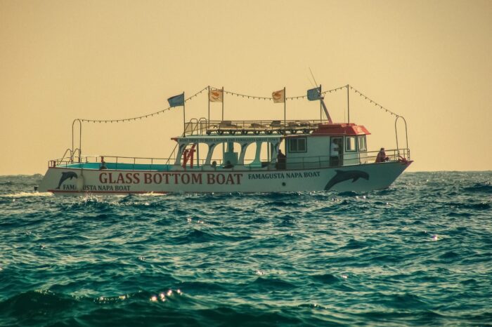 Escursione barca con fondo di vetro a Hurghada