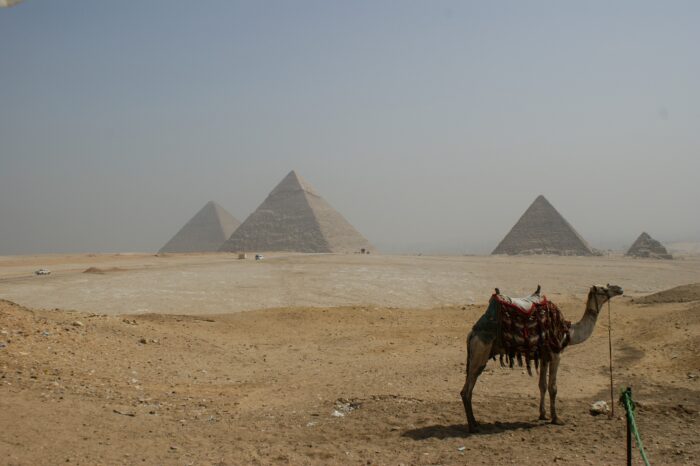 Escursione da sharm el sheik alle piramidi 2 giorni in aero