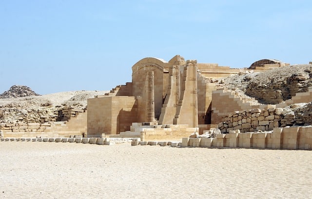 piramide a gradoni di Zoser a Saqqara di giza