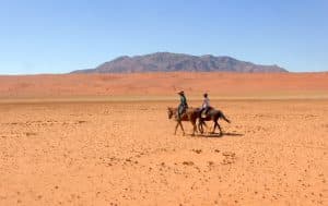 Gita a cavallo nel deserto
